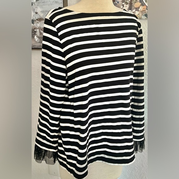 J. Crew Tops - J Crew Womens Black & White Striped Long Sleeve Flocked Lace Cuff Pullover Top L
